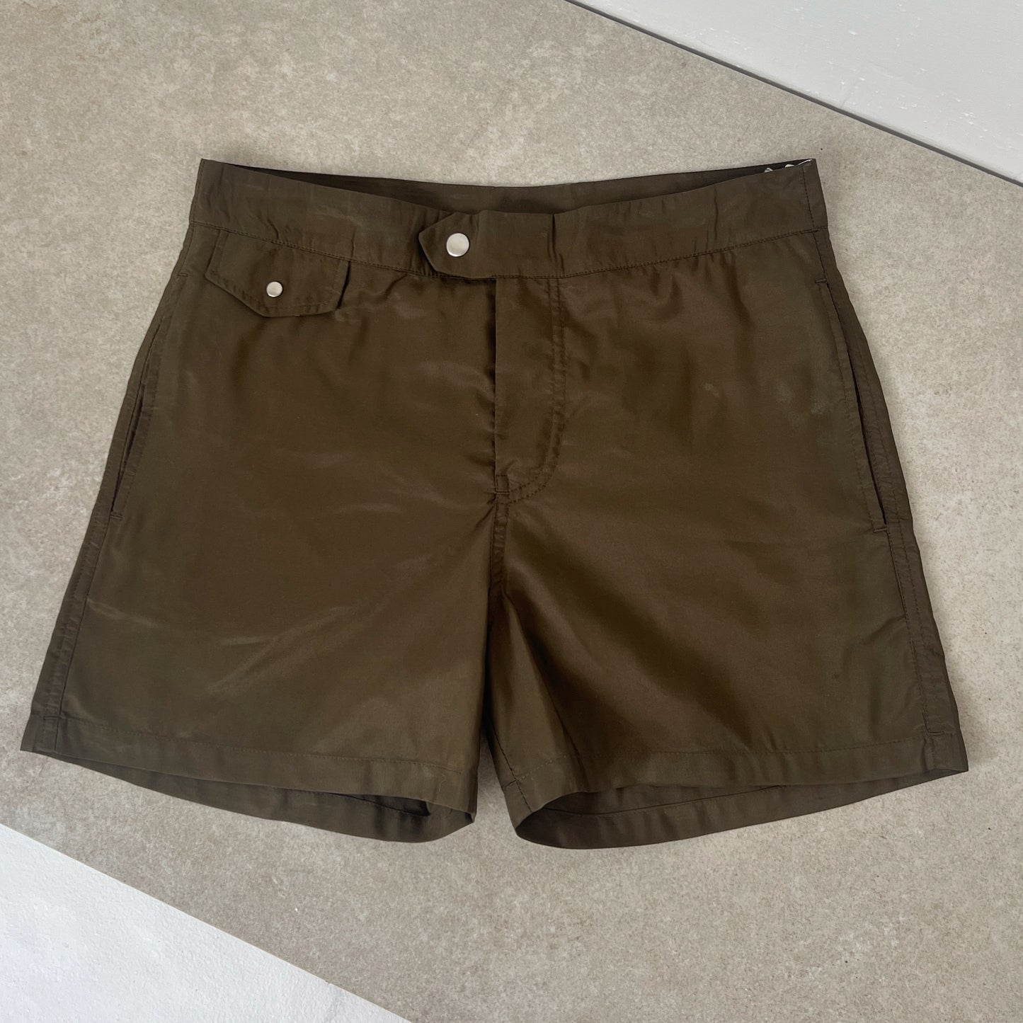 LUCA SHORT | OLIVE SHORT LENGTH